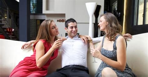 Threesome with friend. Things To Know About Threesome with friend. 